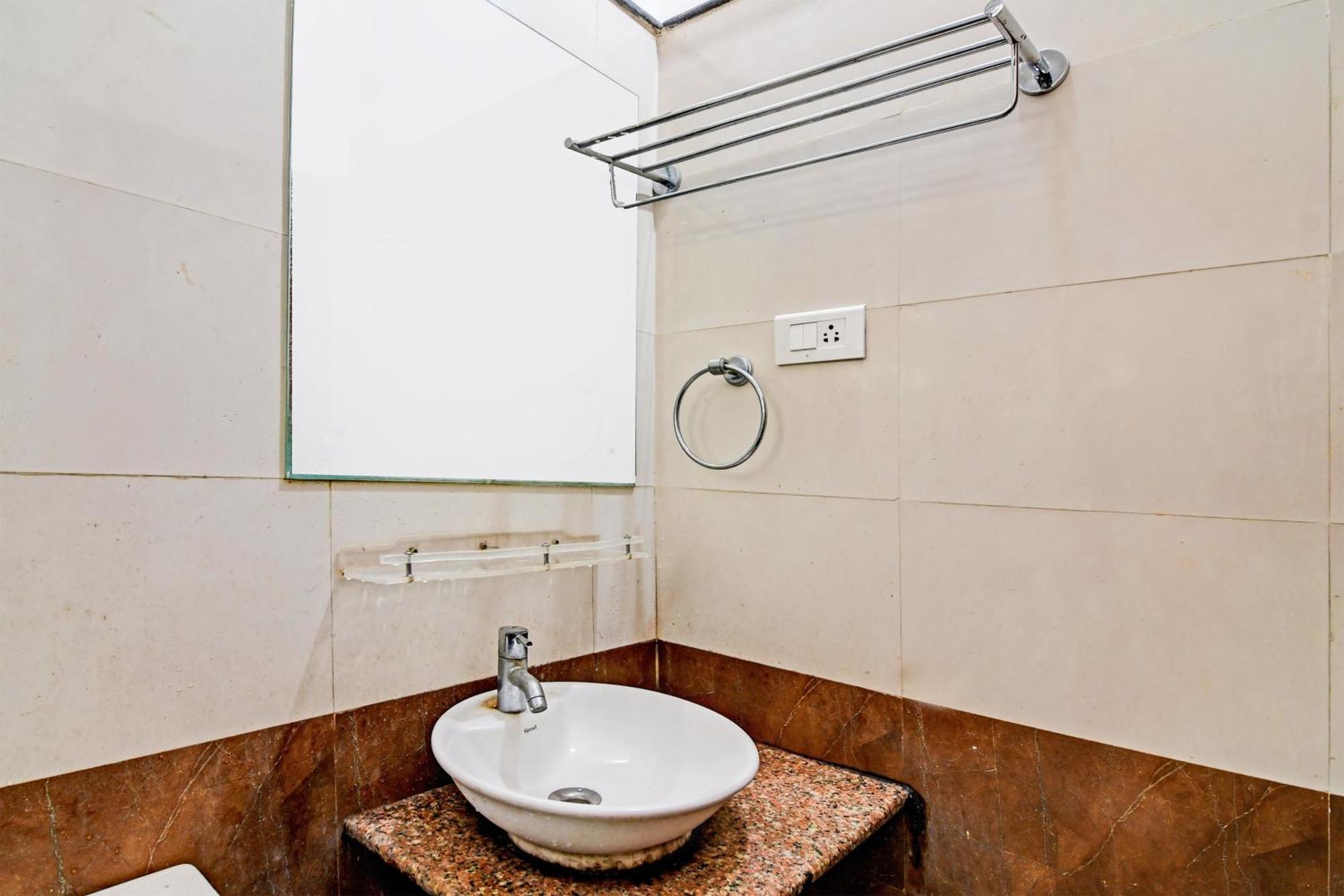 Hotel O Home Bm-X Khandagiri Экстерьер фото
